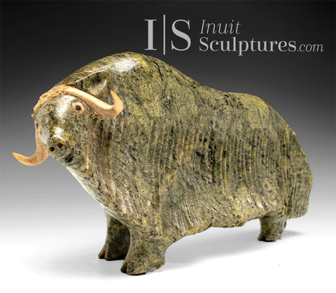 VINTAGE 10” Muskox by Nuveeya Aipellee *Happy Days*